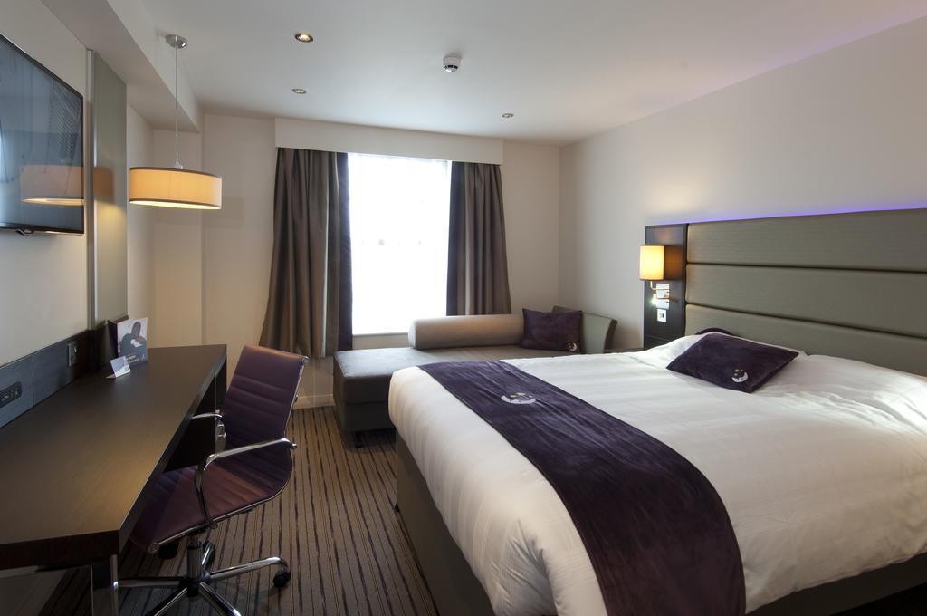 Premier Inn London Elstree / Borehamwood Hotel Exterior foto