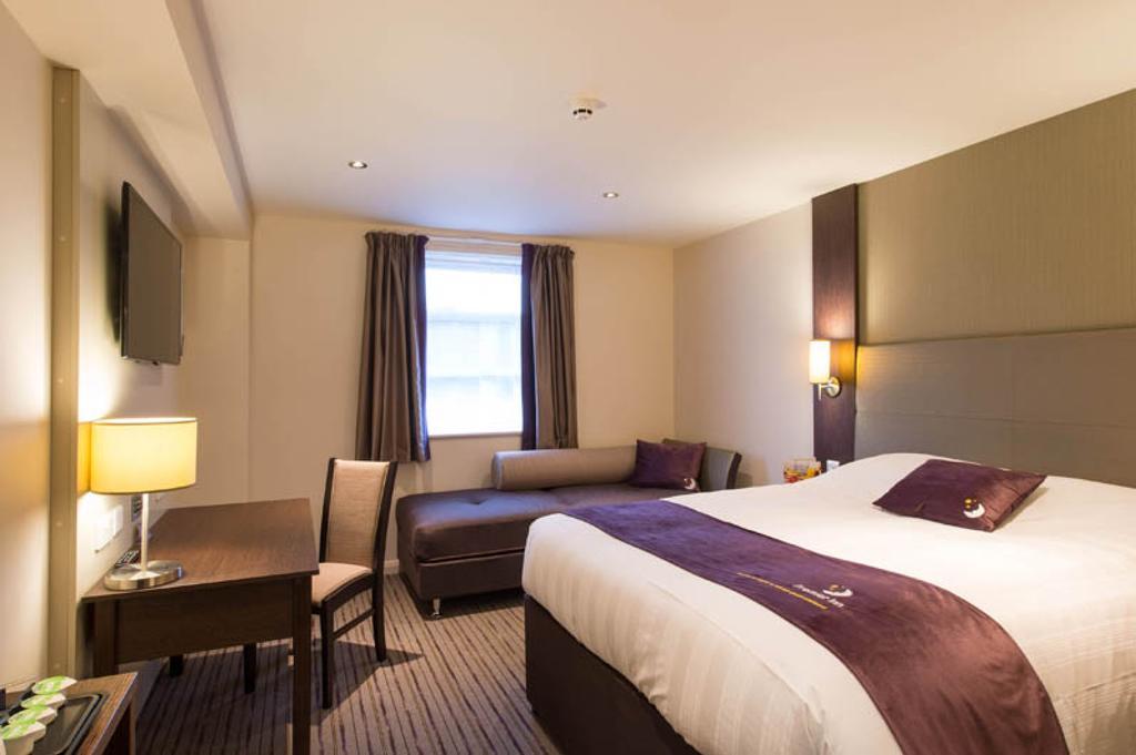 Premier Inn London Elstree / Borehamwood Hotel Exterior foto