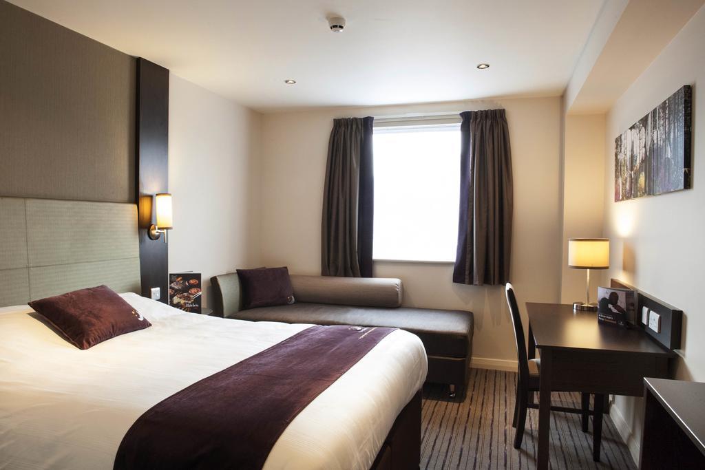Premier Inn London Elstree / Borehamwood Hotel Zimmer foto